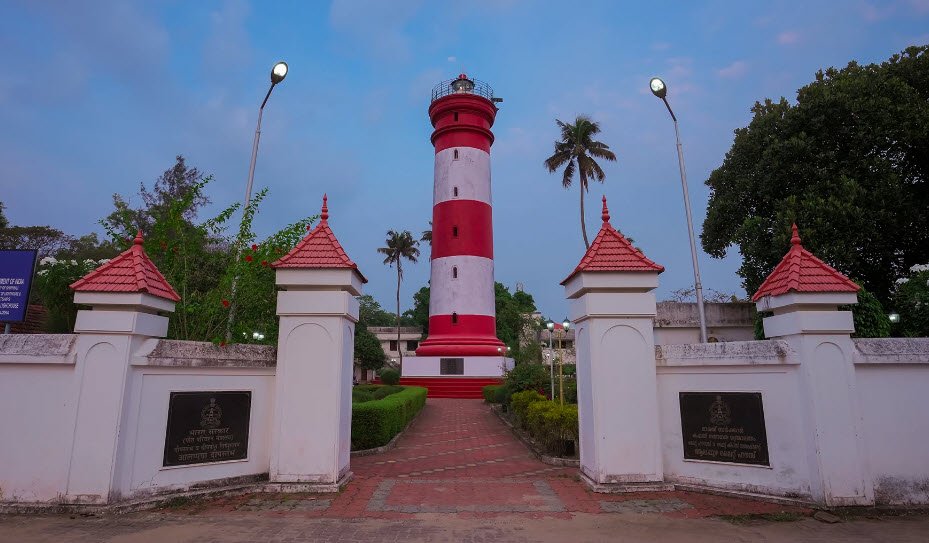 Alappuzha Light House, Alappuzha, Kerala - Vushii.com